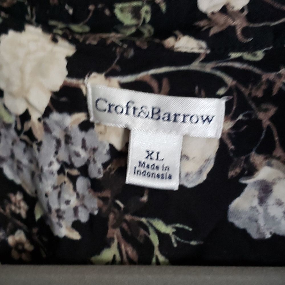 Croft & Barrow Floral Button Down - Picture 3 of 6